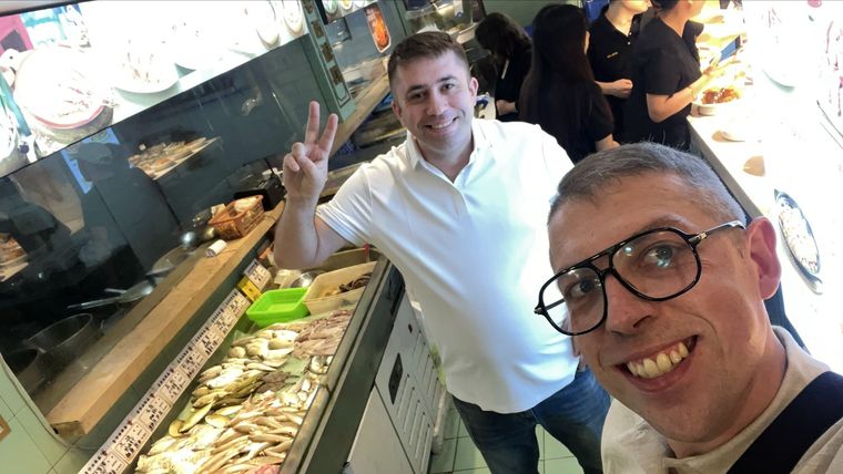 Targ rybny w Chinach — świeże owoce morza